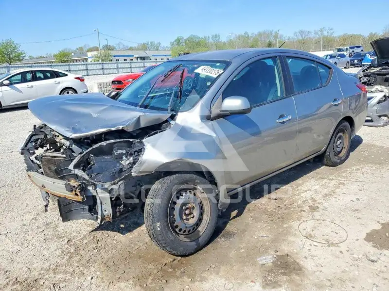 2013 Nissan VERSA фото