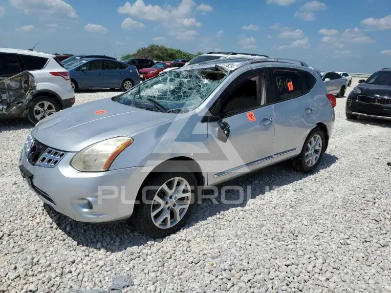 2013 Nissan ROGUE photo