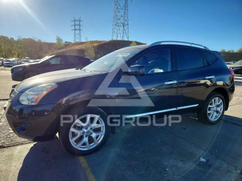 2013 Nissan ROGUE photo