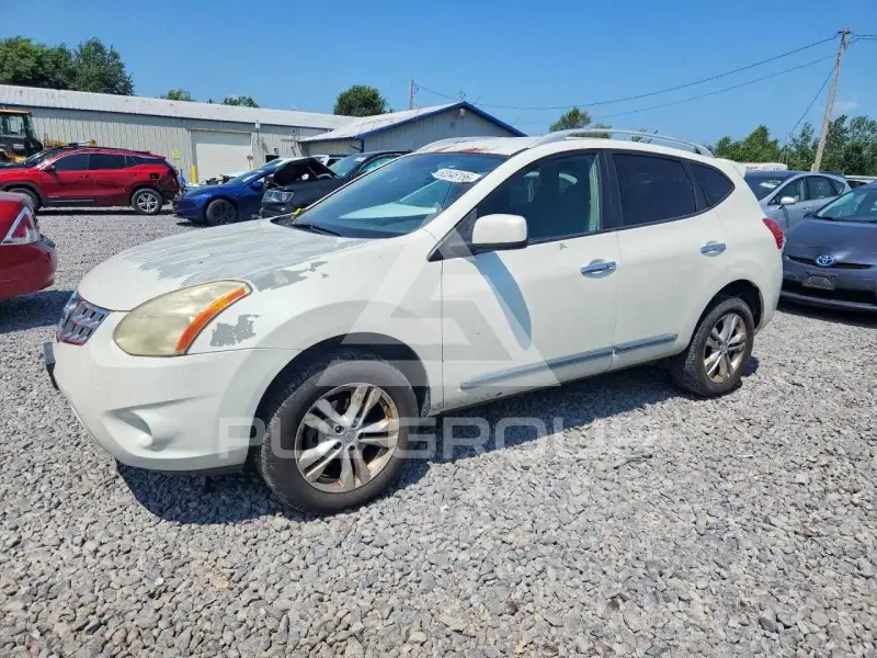 2013 Nissan ROGUE photo