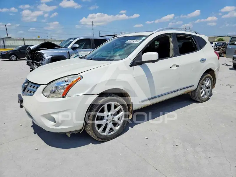 2013 Nissan ROGUE photo