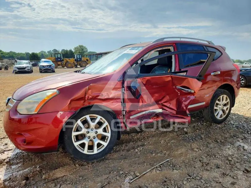 2013 Nissan ROGUE photo