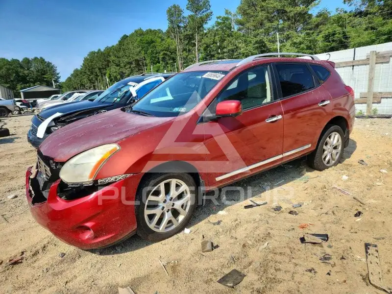 2013 Nissan ROGUE photo