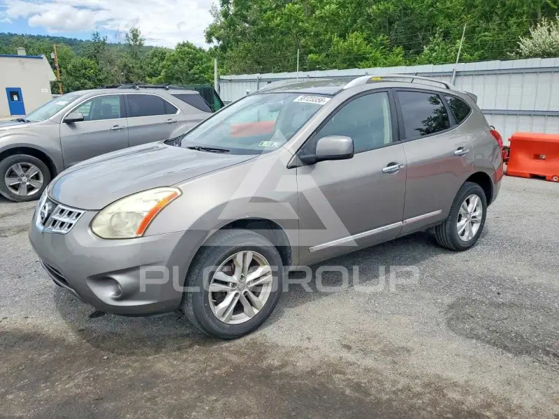 2013 Nissan ROGUE photo