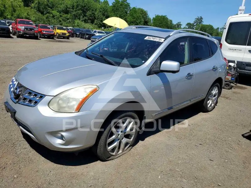 2013 Nissan ROGUE photo