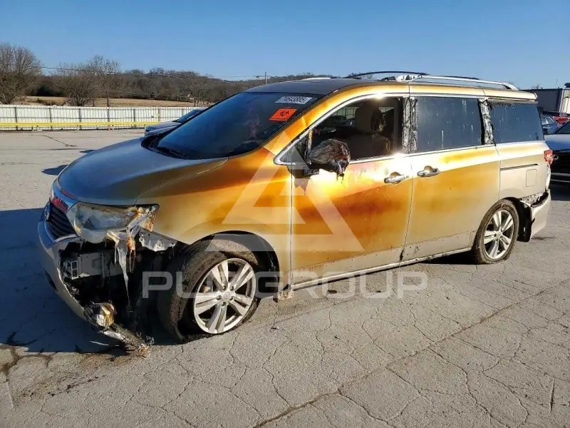 2013 Nissan QUEST photo