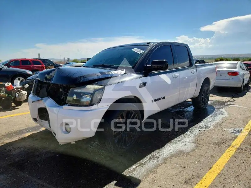 2013 Nissan TITAN фото