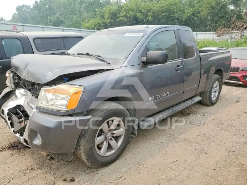 2013 Nissan TITAN фото