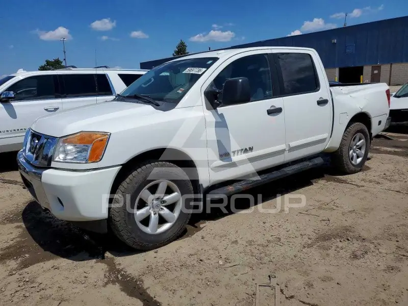 2013 Nissan TITAN фото
