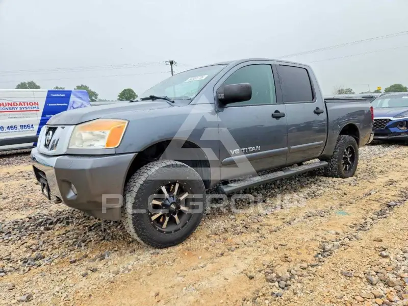 2013 Nissan TITAN фото
