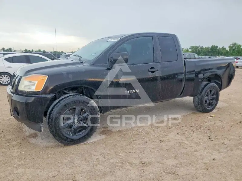 2013 Nissan TITAN фото