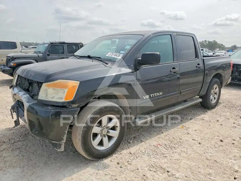 2013 Nissan TITAN фото