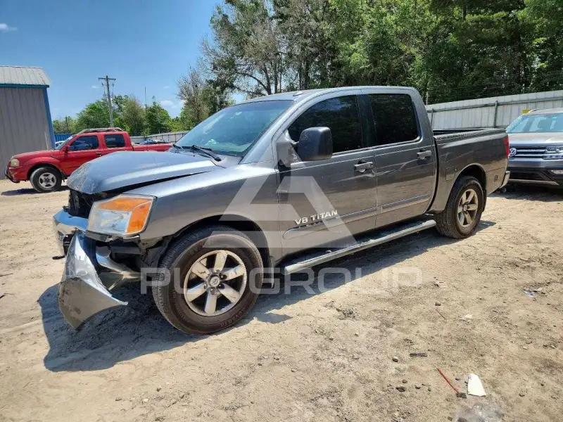 2013 Nissan TITAN фото