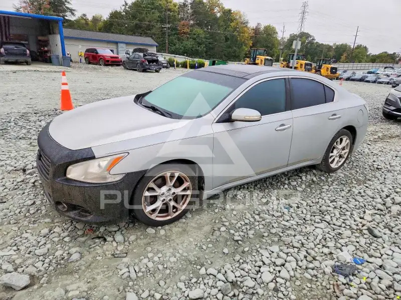 2013 Nissan MAXIMA photo