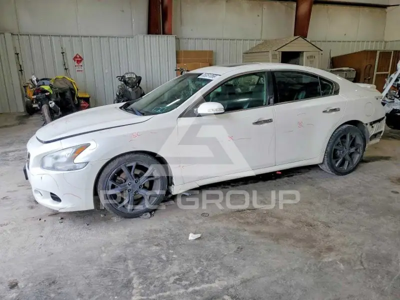 2013 Nissan MAXIMA photo