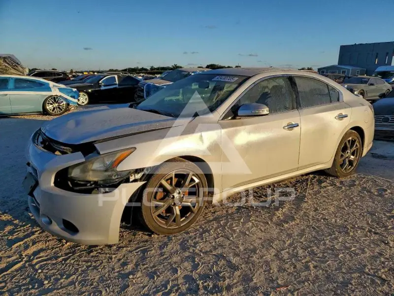 2013 Nissan MAXIMA photo