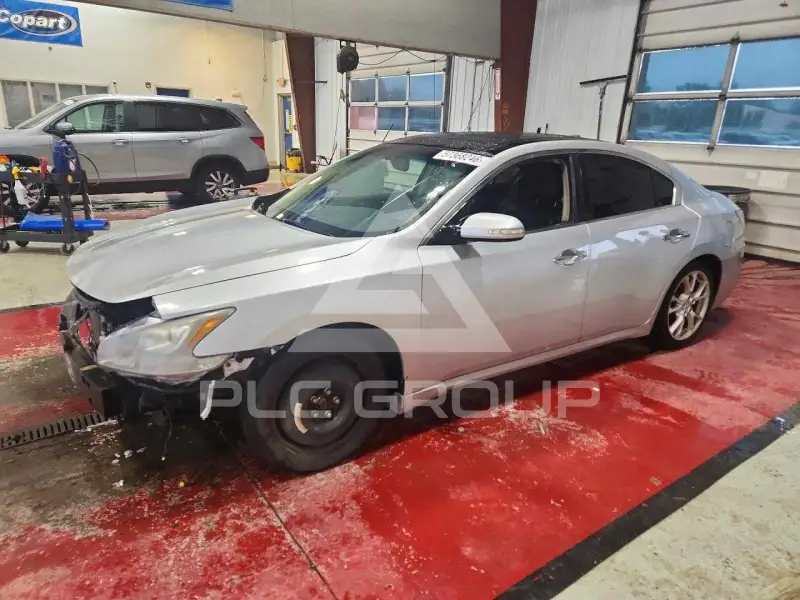2013 Nissan MAXIMA photo