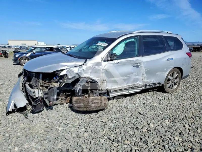 2013 Nissan PATHFINDER photo