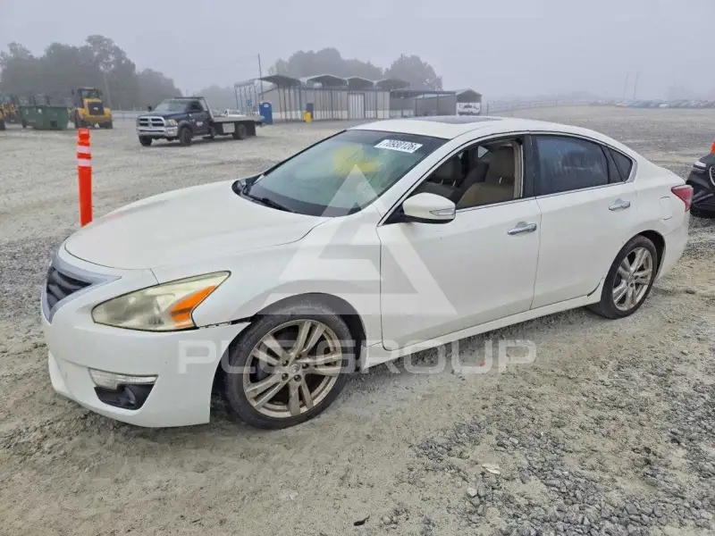2013 Nissan ALTIMA фото