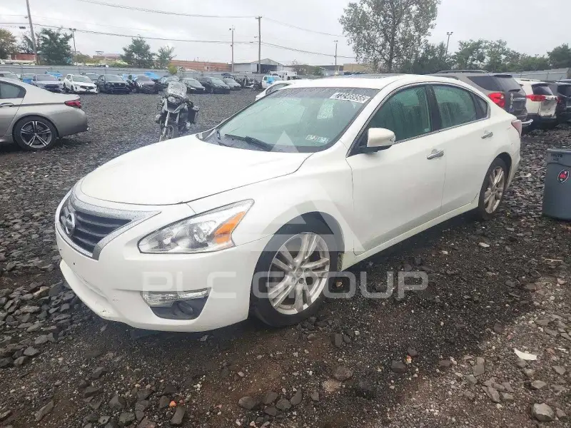 2013 Nissan ALTIMA фото
