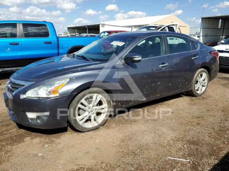 2013 Nissan ALTIMA фото