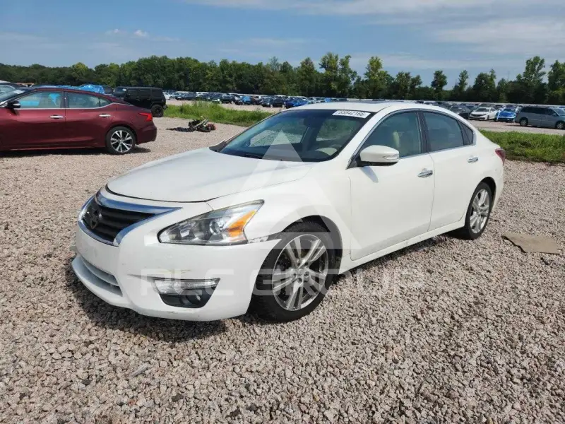 2013 Nissan ALTIMA фото