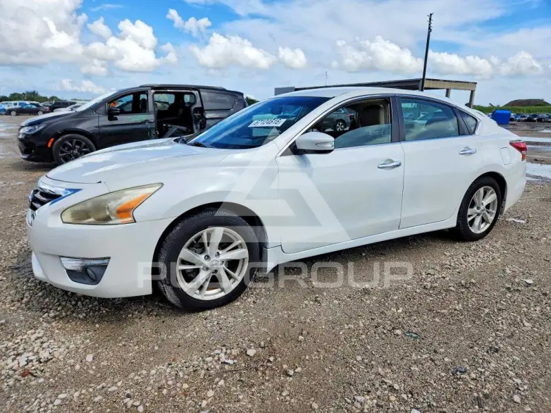 2013 Nissan ALTIMA фото