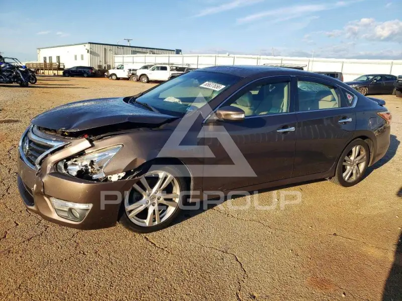 2013 Nissan ALTIMA фото
