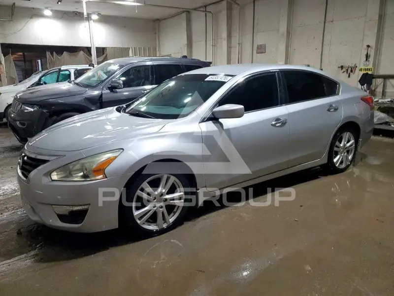 2013 Nissan ALTIMA фото