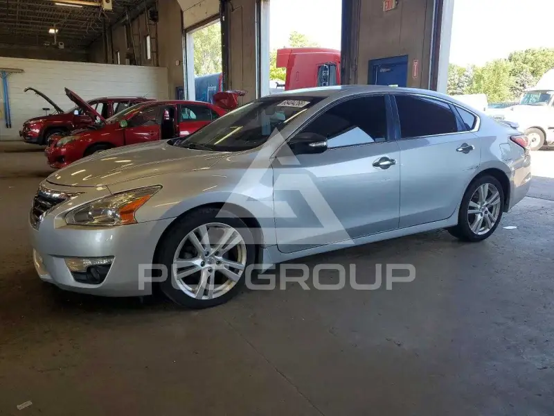 2013 Nissan ALTIMA фото