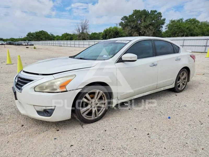 2013 Nissan ALTIMA photo