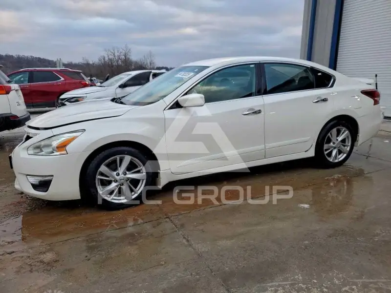 2013 Nissan ALTIMA фото