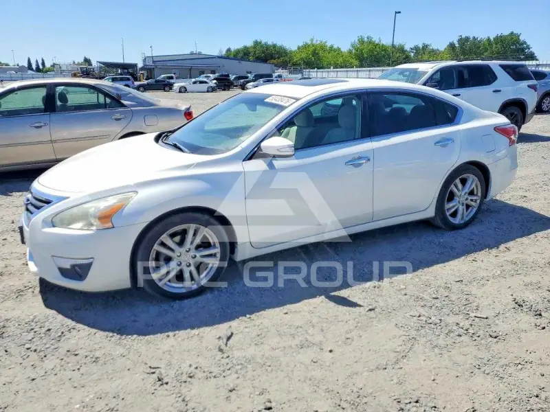 2013 Nissan ALTIMA фото