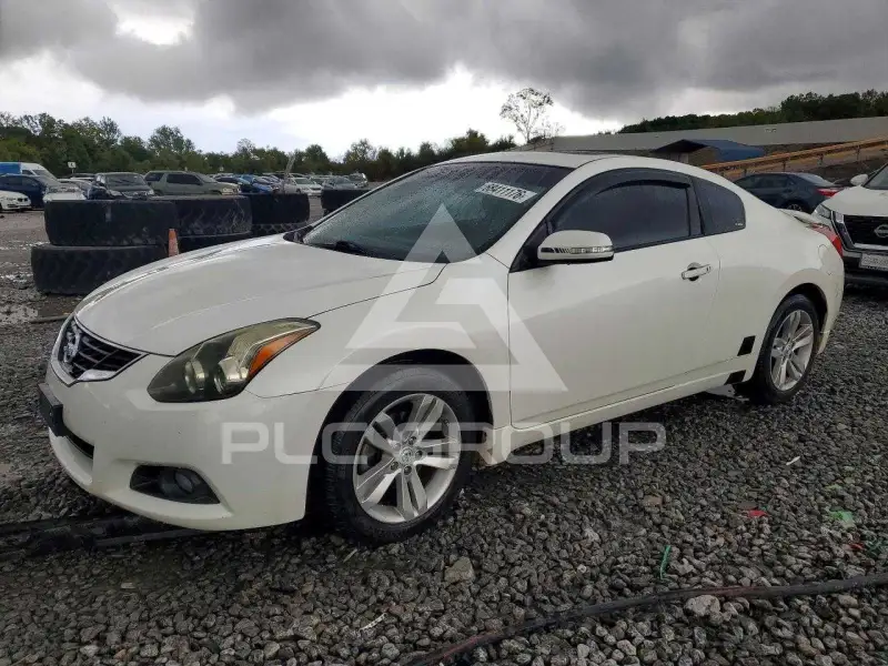 2013 Nissan ALTIMA фото
