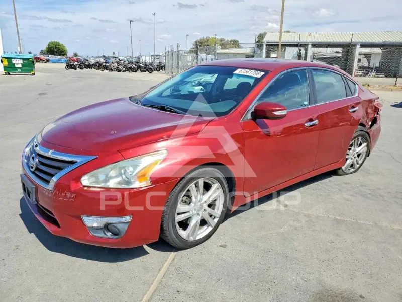 2013 Nissan ALTIMA фото