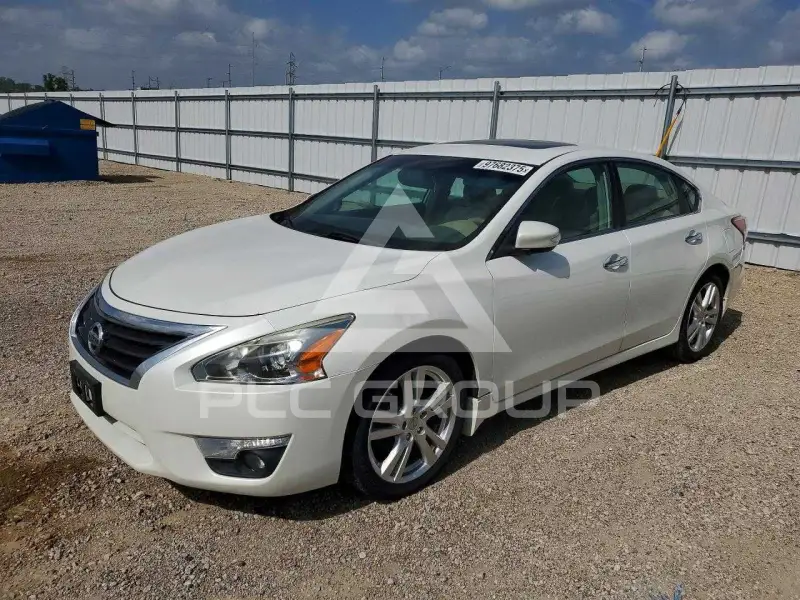 2013 Nissan ALTIMA фото