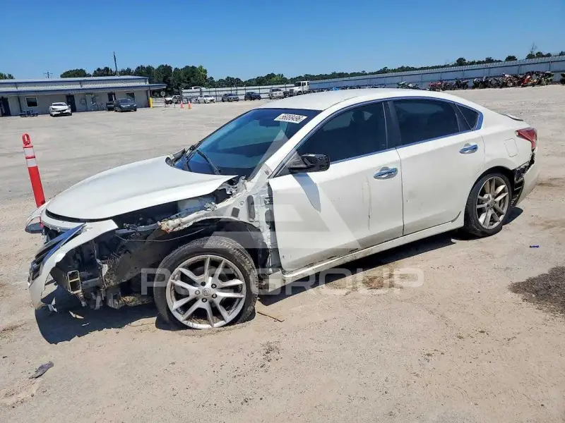 2013 Nissan ALTIMA photo