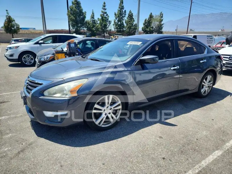 2013 Nissan ALTIMA фото