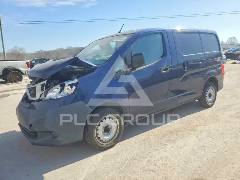 2013 Nissan NV 200 фото