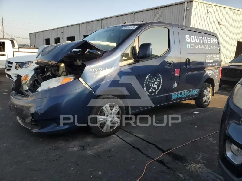 2013 Nissan NV 200 фото