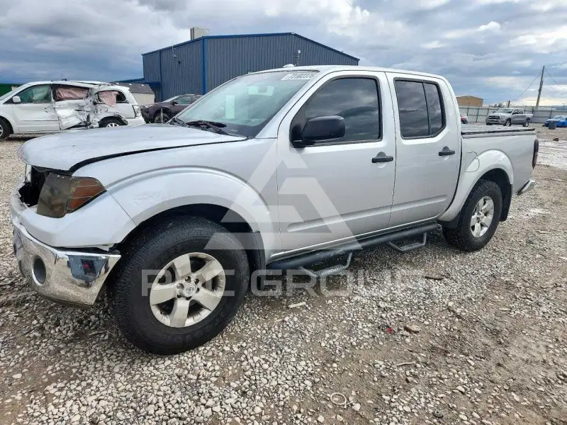 2013 Nissan FRONTIER photo