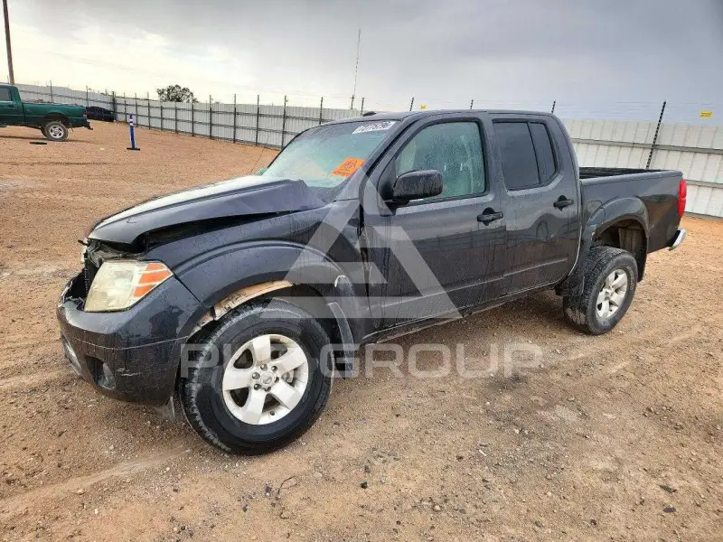 2013 Nissan FRONTIER photo