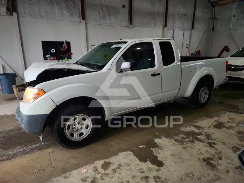 2013 Nissan FRONTIER photo