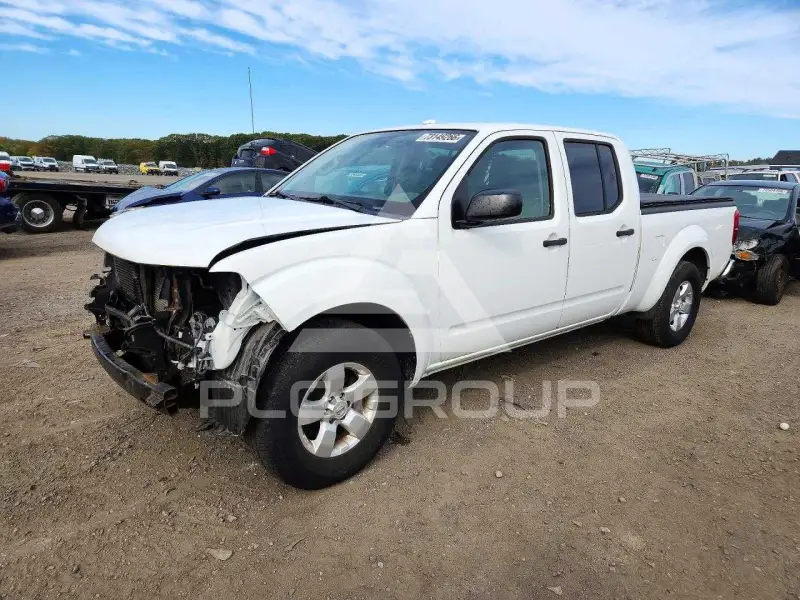 2013 Nissan FRONTIER фото
