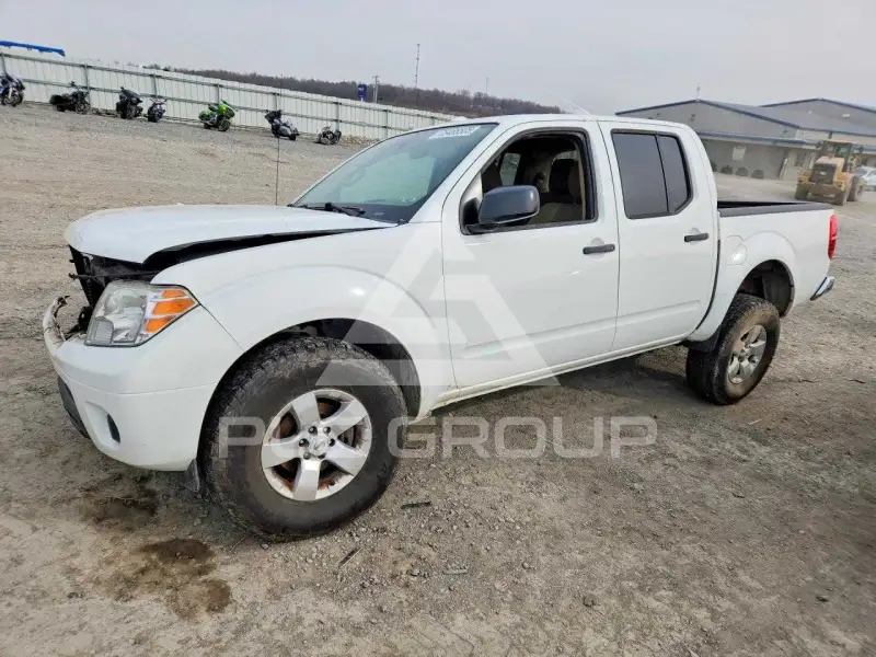 2013 Nissan FRONTIER фото