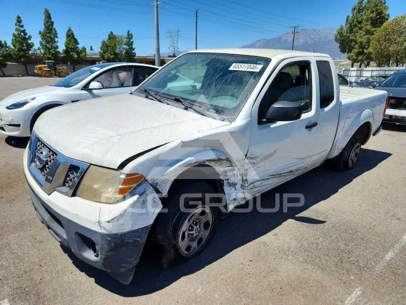 2013 Nissan FRONTIER фото