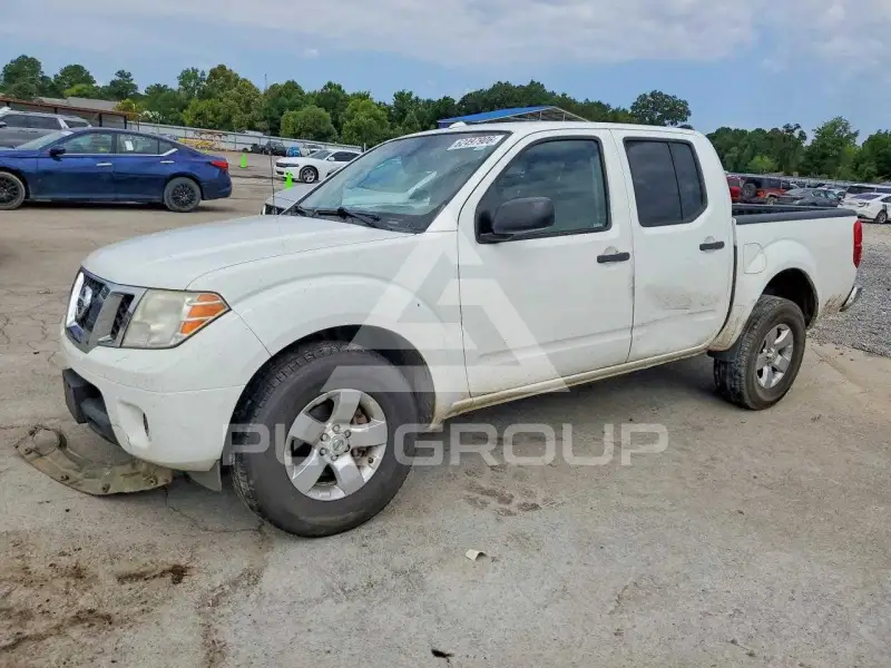 2013 Nissan FRONTIER фото