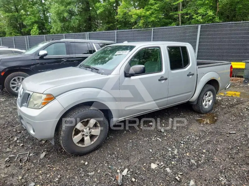 2013 Nissan FRONTIER photo