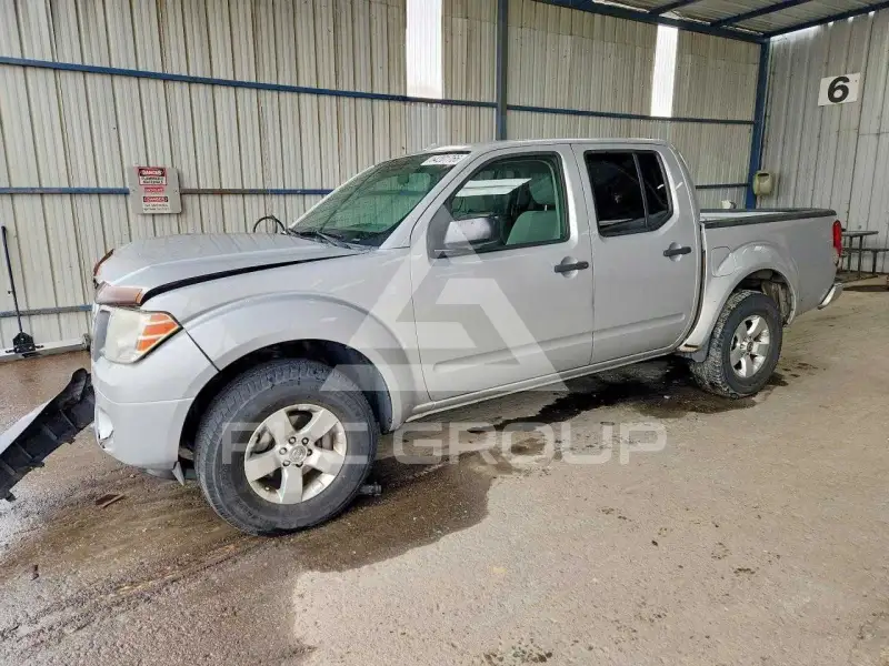 2013 Nissan FRONTIER photo