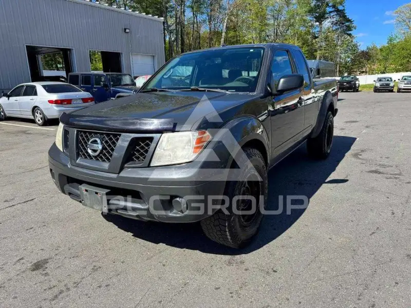 2013 Nissan FRONTIER photo